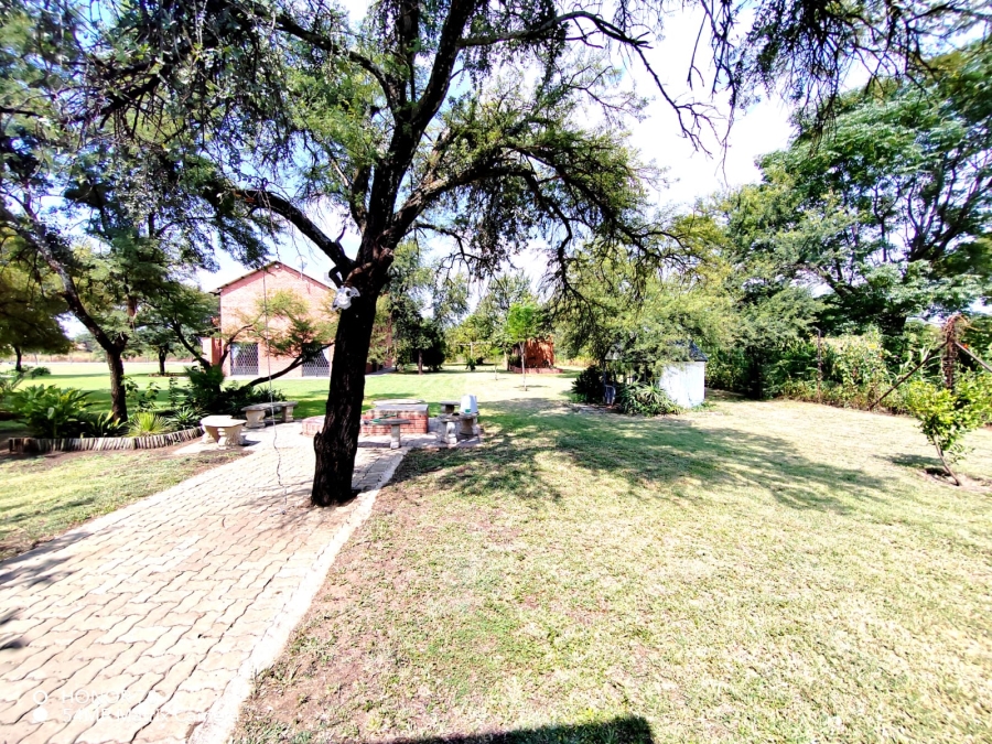 3 Bedroom Property for Sale in Hartebeesfontien AH North West